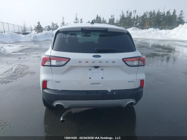 1FMCU9G60NUA18655 Ford ESCAPE SE