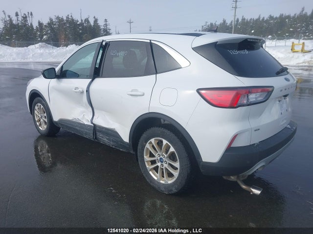 1FMCU9G60NUA18655 Ford ESCAPE SE