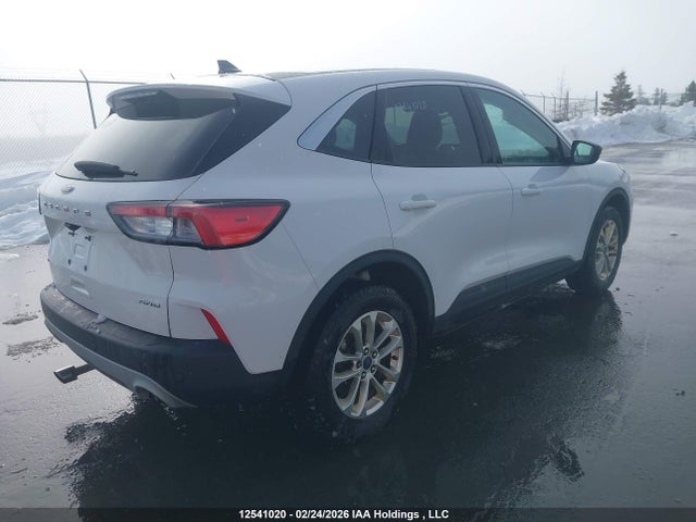 1FMCU9G60NUA18655 Ford ESCAPE SE