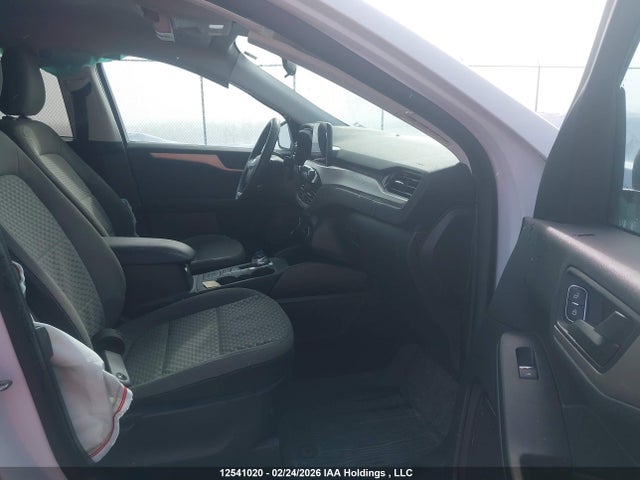 1FMCU9G60NUA18655 Ford ESCAPE SE