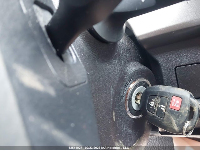 2T3ZFREV3JW482779 Toyota RAV4 LE