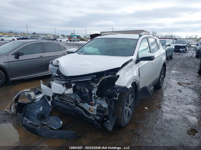 2T3ZFREV3JW482779 Toyota RAV4 LE