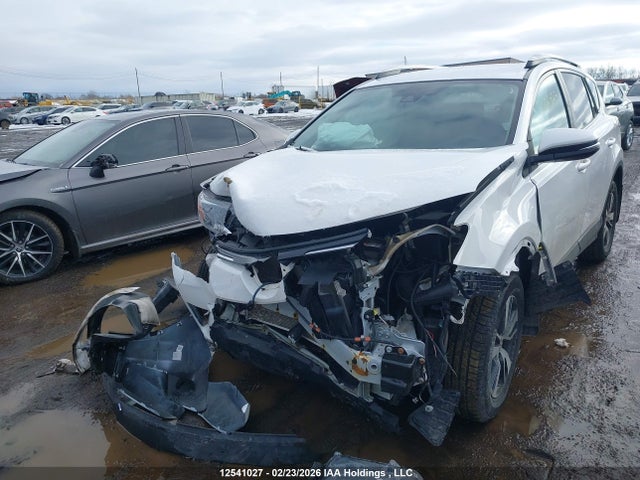 2T3ZFREV3JW482779 Toyota RAV4 LE
