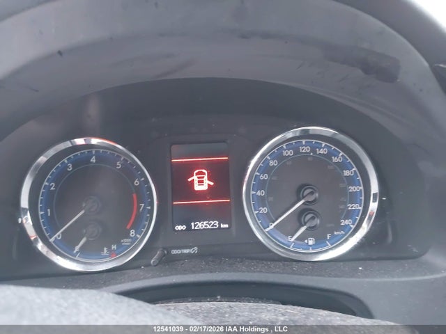 2T1BURHE8KC145829 Toyota COROLLA LE