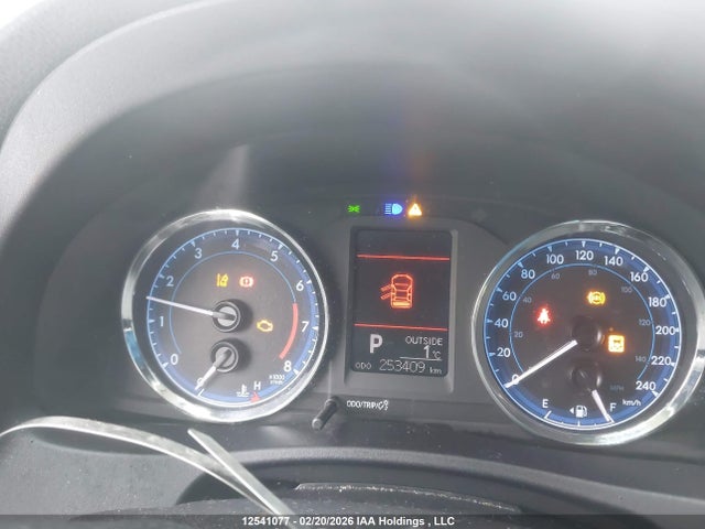 2T1BURHE9JC091357 Toyota COROLLA LE