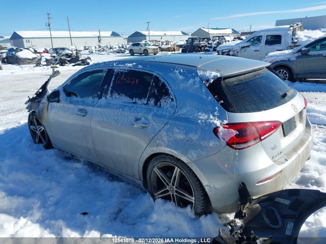 WDD3F4HB8KJ080174 Mercedes-Benz A 250 4matic