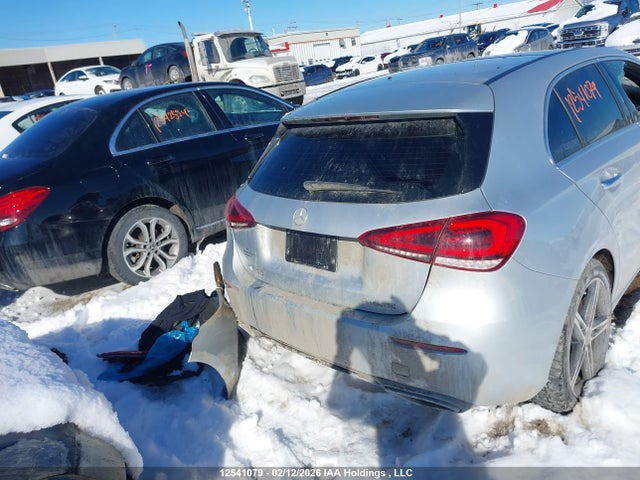 WDD3F4HB8KJ080174 Mercedes-Benz A 250 4matic
