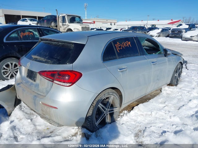 WDD3F4HB8KJ080174 Mercedes-Benz A 250 4matic