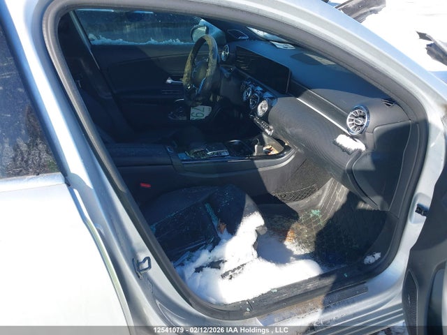 WDD3F4HB8KJ080174 Mercedes-Benz A 250 4matic