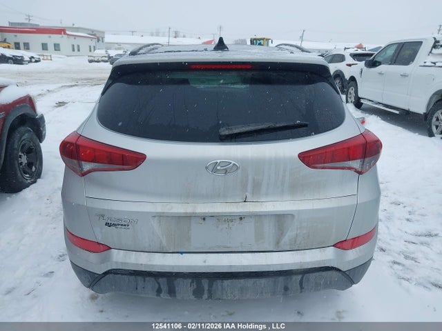 KM8J33A4XJU603784 Hyundai Tucson Se 2.0l