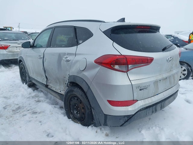 KM8J33A4XJU603784 Hyundai Tucson Se 2.0l