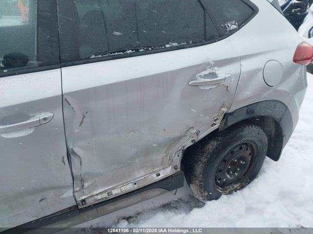 KM8J33A4XJU603784 Hyundai Tucson Se 2.0l