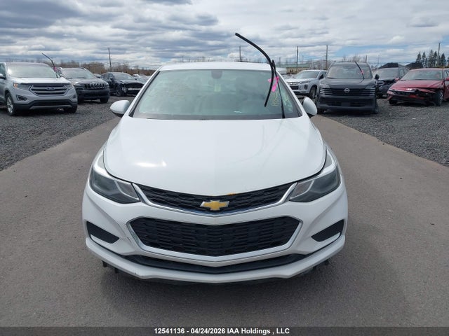 2017 Chevrolet Cruze მანქანა იყიდება აუქციონზე, vin: 3G1BE5SM2HS557237, აუქციონის ნომერი: 12541136