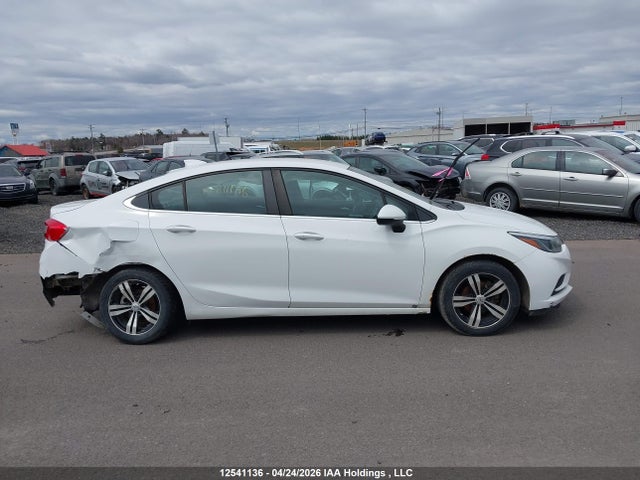 2017 Chevrolet Cruze მანქანა იყიდება აუქციონზე, vin: 3G1BE5SM2HS557237, აუქციონის ნომერი: 12541136