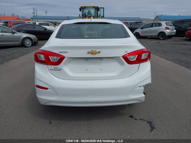 2017 Chevrolet Cruze მანქანა იყიდება აუქციონზე, vin: 3G1BE5SM2HS557237, აუქციონის ნომერი: 12541136