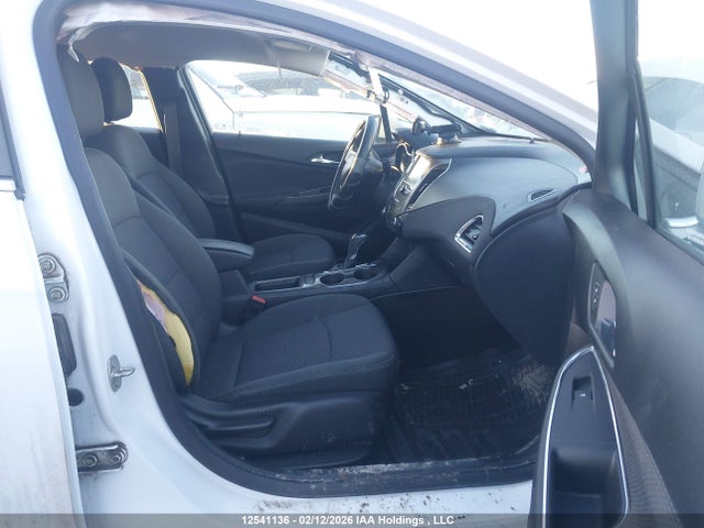 2017 Chevrolet Cruze მანქანა იყიდება აუქციონზე, vin: 3G1BE5SM2HS557237, აუქციონის ნომერი: 12541136