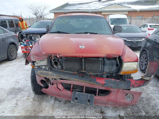 12541144 :رقم المزاد ، 1B4HS28N9YF198799 vin ، 2000 Dodge Durango مزاد بيع