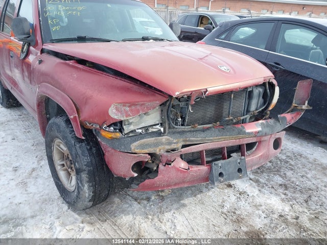 12541144 :رقم المزاد ، 1B4HS28N9YF198799 vin ، 2000 Dodge Durango مزاد بيع