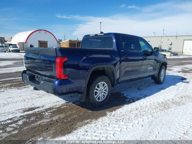 12541146 :رقم المزاد ، 5TFLA5DB9NX018725 vin ، 2022 Toyota Tundra Crewmax Sr/crewmax Sr5 مزاد بيع