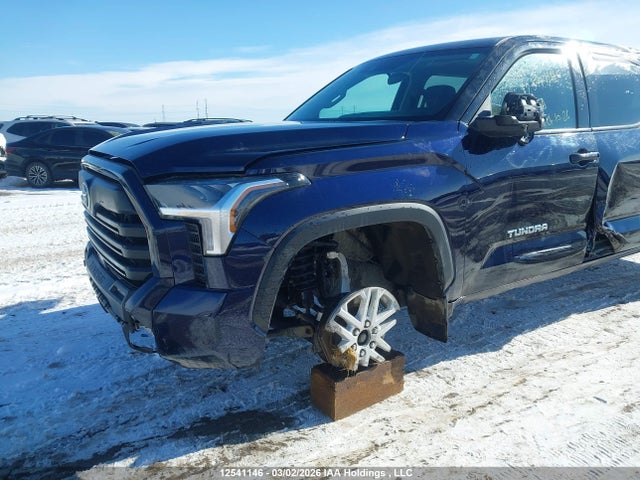 12541146 :رقم المزاد ، 5TFLA5DB9NX018725 vin ، 2022 Toyota Tundra Crewmax Sr/crewmax Sr5 مزاد بيع