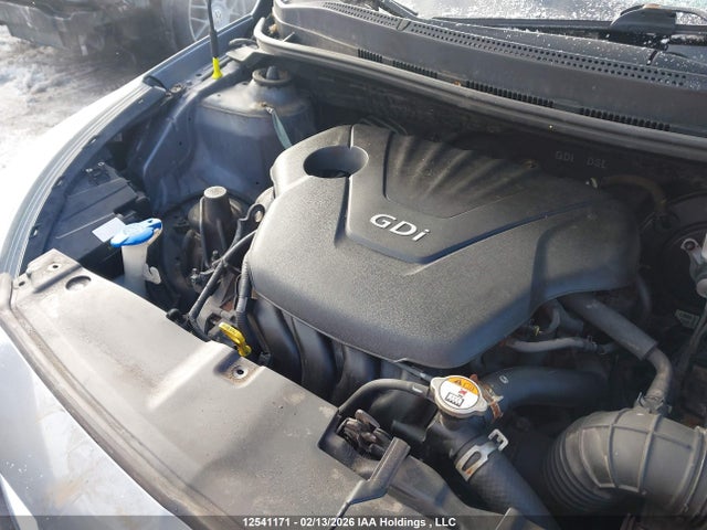 KMHCT5AE8GU279885 Hyundai ACCENT SE