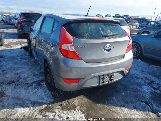 KMHCT5AE8GU279885 Hyundai ACCENT SE