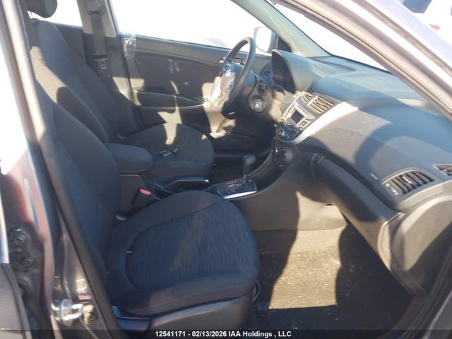 KMHCT5AE8GU279885 Hyundai ACCENT SE