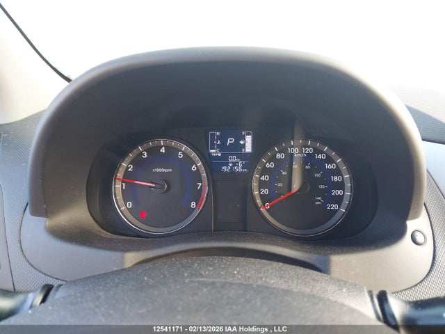 KMHCT5AE8GU279885 Hyundai ACCENT SE