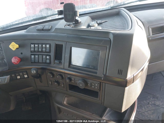 Volvo VNL 2023 4V4NC9EJ4PN326792 Image 15