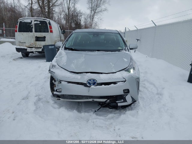 JTDL9MFUXN3038975 Toyota Prius