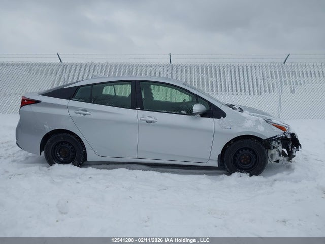 JTDL9MFUXN3038975 Toyota Prius