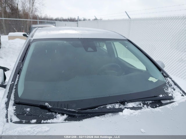 JTDL9MFUXN3038975 Toyota Prius
