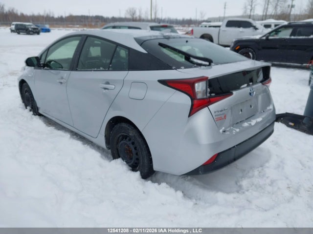 JTDL9MFUXN3038975 Toyota Prius