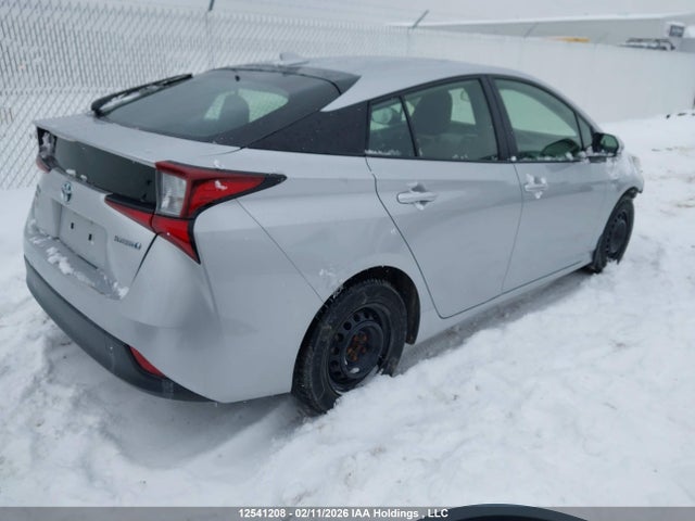 JTDL9MFUXN3038975 Toyota Prius