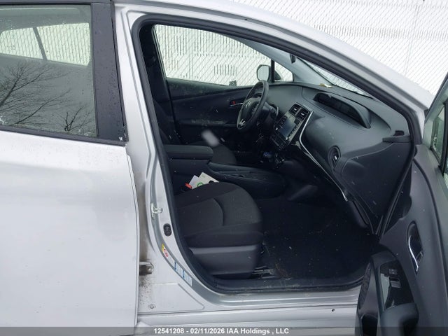 JTDL9MFUXN3038975 Toyota Prius