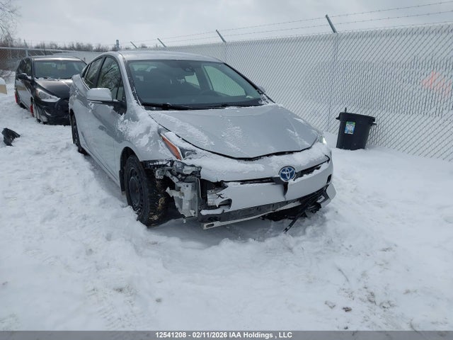 JTDL9MFUXN3038975 Toyota Prius