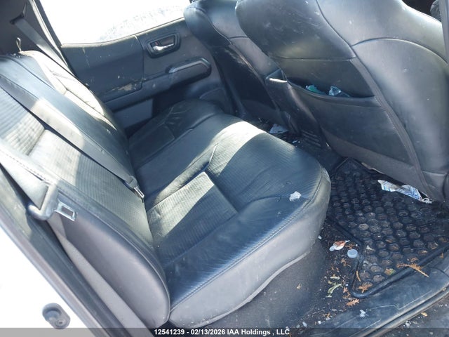 5TFDZ5BN6JX037446 Toyota Tacoma Dbl Cab/sr5/trd Sport/or
