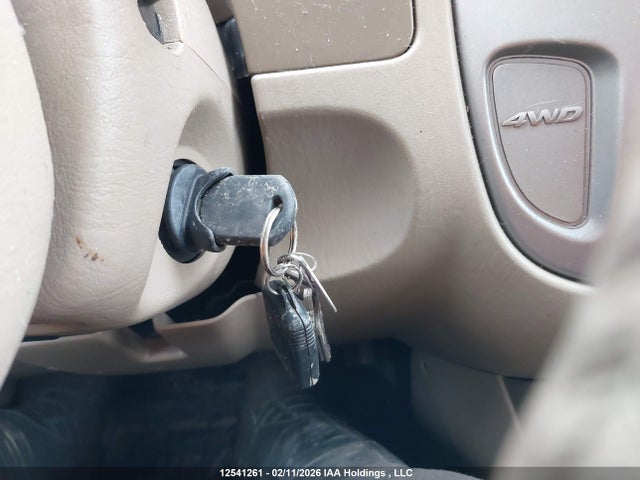 12541261 :رقم المزاد ، 1FMYU94175KA64669 vin ، 2005 Ford Escape Limited مزاد بيع