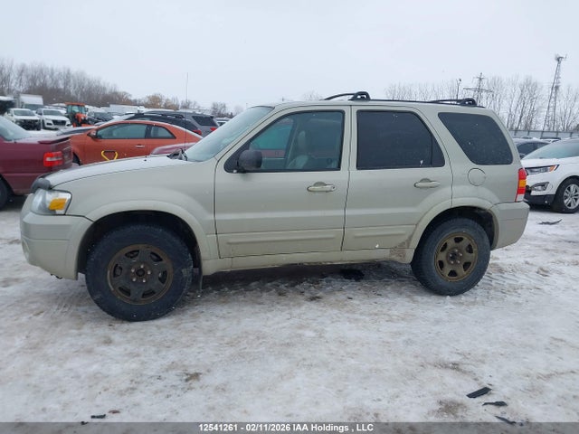 12541261 :رقم المزاد ، 1FMYU94175KA64669 vin ، 2005 Ford Escape Limited مزاد بيع