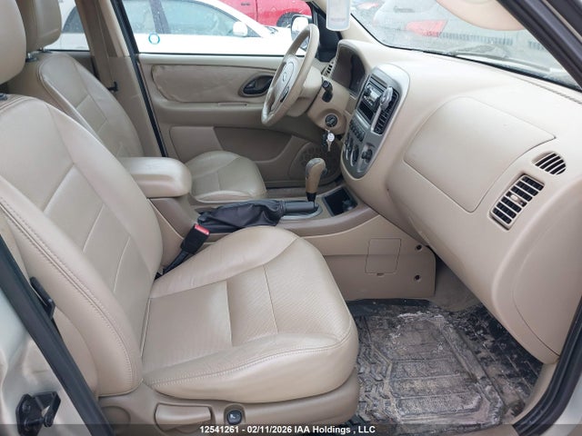12541261 :رقم المزاد ، 1FMYU94175KA64669 vin ، 2005 Ford Escape Limited مزاد بيع