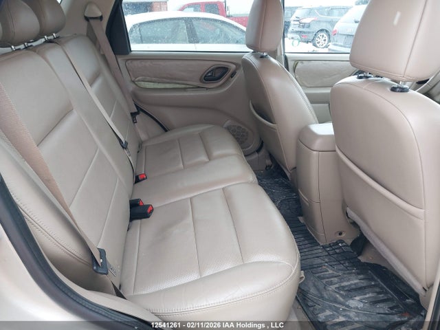 12541261 :رقم المزاد ، 1FMYU94175KA64669 vin ، 2005 Ford Escape Limited مزاد بيع