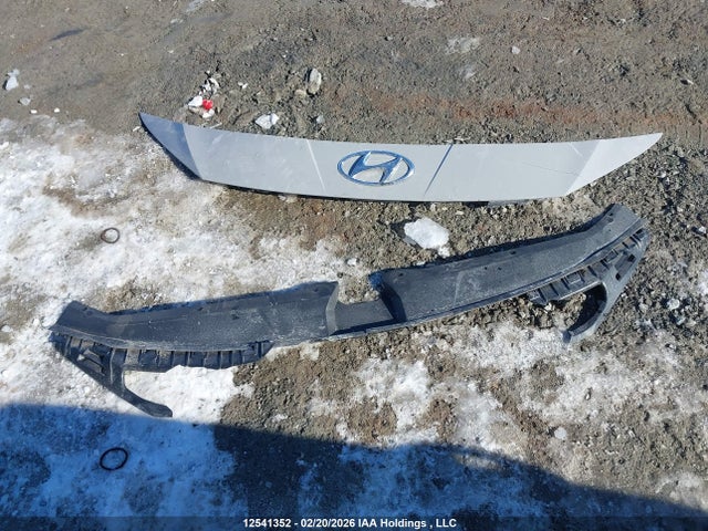 KMHLM4AG4NU316131 Hyundai Elantra Essential Ivt With Hyundai Smartsense Package