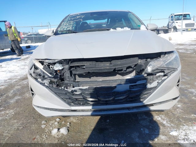 KMHLM4AG4NU316131 Hyundai Elantra Essential Ivt With Hyundai Smartsense Package