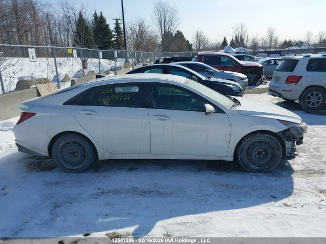 KMHLM4AG9NU354924 Hyundai Elantra Preferred Ivt