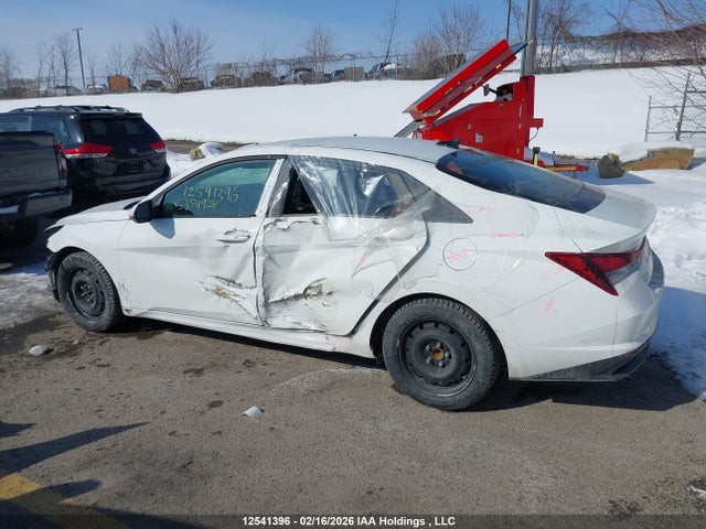 KMHLM4AG9NU354924 Hyundai Elantra Preferred Ivt