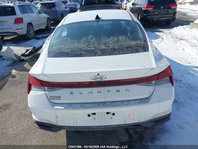 KMHLM4AG9NU354924 Hyundai Elantra Preferred Ivt