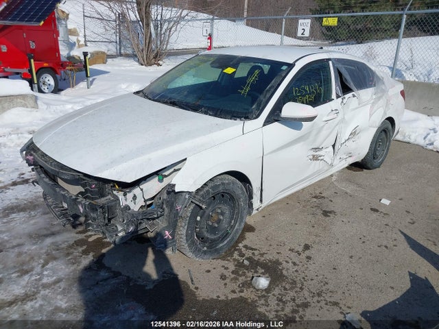 KMHLM4AG9NU354924 Hyundai Elantra Preferred Ivt