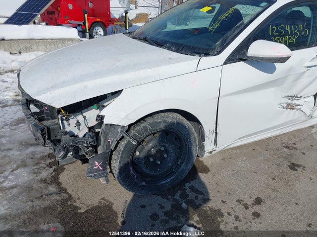 KMHLM4AG9NU354924 Hyundai Elantra Preferred Ivt
