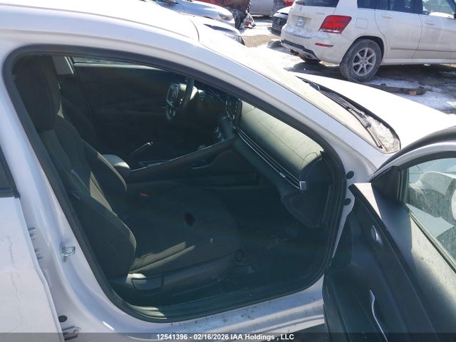 KMHLM4AG9NU354924 Hyundai Elantra Preferred Ivt
