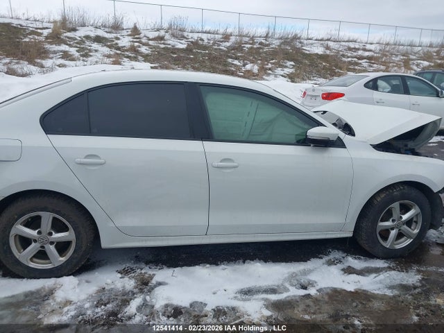 3VW2K7AJ4EM418680 Volkswagen Jetta 2.0l Trendline+